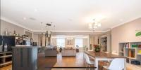 Kuchyň nebo kuchyňský kout v ubytování St Johns Wood 3 Bed Executive apartment