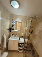 Koupelna v ubytování Apartament CALETA