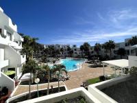 Bazén v ubytovaní Casa Feliz - one bedroom central apartment with communal pool alebo v jeho blízkosti