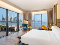 Postel nebo postele na pokoji v ubytování voco Dubai The Palm by IHG