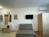 TV a/nebo společenská místnost v ubytování SUMMER BREEZE 506 Private Studio SUNNY BEACH