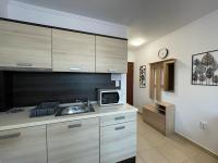 Kuchyň nebo kuchyňský kout v ubytování SUMMER BREEZE 506 Private Studio SUNNY BEACH