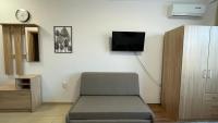 TV a/nebo společenská místnost v ubytování SUMMER BREEZE 506 Private Studio SUNNY BEACH