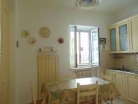A kitchen or kitchenette at N019 - Numana, prestigioso quadrilocale vista mare