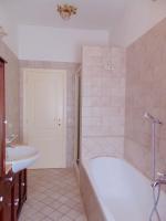 A bathroom at N019 - Numana, prestigioso quadrilocale vista mare
