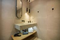 Kúpeľňa v ubytovaní Celine Luxury Apartments & Suites