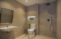 Kúpeľňa v ubytovaní Celine Luxury Apartments & Suites