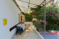 Ogród w obiekcie Apartment in Malinska - Insel Krk 43310