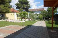 Vonkajšia záhrada v ubytovaní Holiday home in Sukosan - Zadar Riviera 43388