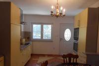 Kuchyňa alebo kuchynka v ubytovaní Holiday home in Sukosan - Zadar Riviera 43388