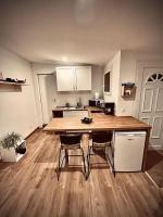 Kuchyňa alebo kuchynka v ubytovaní Home Studio