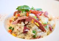 Jídlo v hotelu nebo okolí