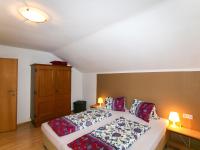 Łóżko lub łóżka w pokoju w obiekcie Apartment Sonnenheim-2 by Interhome