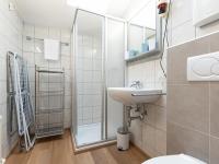 Łazienka w obiekcie Apartment Alpenchalets-3 by Interhome