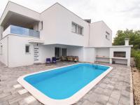 Bazén v ubytování Holiday Home Villa Loreta by Interhome nebo v jeho okolí