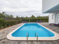 Bazén v ubytování Holiday Home Villa Loreta by Interhome nebo v jeho okolí
