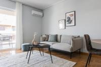 Posedenie v ubytovaní Enjoyable 2BR Apartment in Marousi by UPSTREET