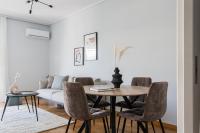 Posedenie v ubytovaní Enjoyable 2BR Apartment in Marousi by UPSTREET