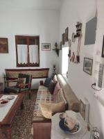 Posedenie v ubytovaní Athena's Guest House