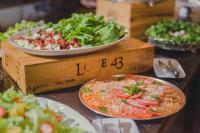 Mad på hotellet eller i nærheden