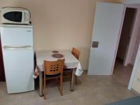 A kitchen or kitchenette at Bueu: studio Con vistas al mar- 1 room - 2 persons