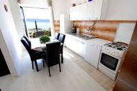 Kuchyňa alebo kuchynka v ubytovaní Apartments in Novi Vinodolski 39371