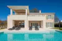 Bazén v ubytování Villa Estelle by ILC (Istria Luxury Collection) nebo v jeho okolí