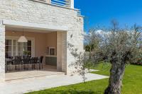 Ein Garten an der Unterkunft Villa Grace by ILC (Istria Luxury Collection)