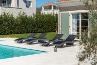 Der Swimmingpool an oder in der Nähe von Villa Grace by ILC (Istria Luxury Collection)