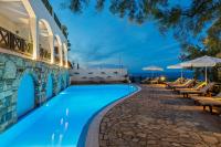 Bazén v ubytování Erofili Beach Hotel nebo v jeho okolí