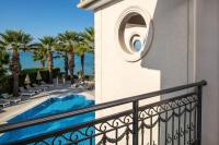 Bazén v ubytování Palazetto Suites Zakynthos - Adults Only nebo v jeho okolí