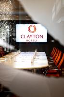 Clayton Hotel Birminghamにあるレストランまたは飲食店