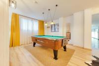 Biliár nebo kulečník v ubytování Hotel Viella