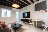 TV a/nebo společenská místnost v ubytování AD2B Apartment, 300m from Cathedral with 2br