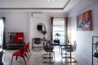 Plán poschodí v ubytovaní Colorful, Bright, Spacious, 2BR APT in Vyronas