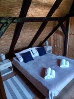 Posteľ alebo postele v izbe v ubytovaní Family friendly house with a swimming pool Mihalic Selo, Karlovac - 20284