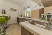 Kuchyňa alebo kuchynka v ubytovaní Apartments Stichling
