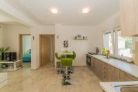 Kuchyňa alebo kuchynka v ubytovaní Apartments Stichling