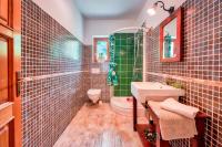 Kúpeľňa v ubytovaní Pool Villa Abbazia Seaview - Happy Rentals