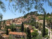 Widok na miasto Hyères z tego apartamentu