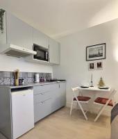 Kuchyňa alebo kuchynka v ubytovaní Studio confort Vanves Paris Porte de Versailles