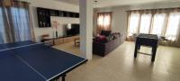 Stolní tenis v ubytování Villa Esmeralda nebo okolí