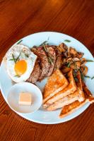 Jídlo v hotelu nebo okolí