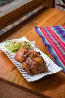 Mâncare la sau în apropiere de acest complex