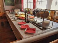 Еда / где поесть недалеко от отеля