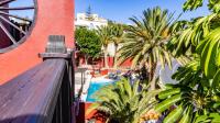Bazén v ubytování Hotel Ecolife Tenerife nebo v jeho okolí