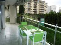 Balkón alebo terasa v ubytovaní Three bedroom, two bathroom apartment in Cannes with large terrace - 880