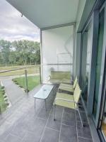 Balkón alebo terasa v ubytovaní Capital Towers - Apartament Pop-art z widokiem na rzekę