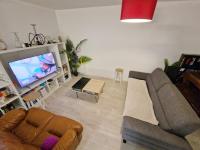 Televízia a/alebo spoločenská miestnosť v ubytovaní Chambre privée dans Happy Home Maison Calme Chez l'habitant