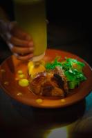 Jídlo v hotelu nebo okolí